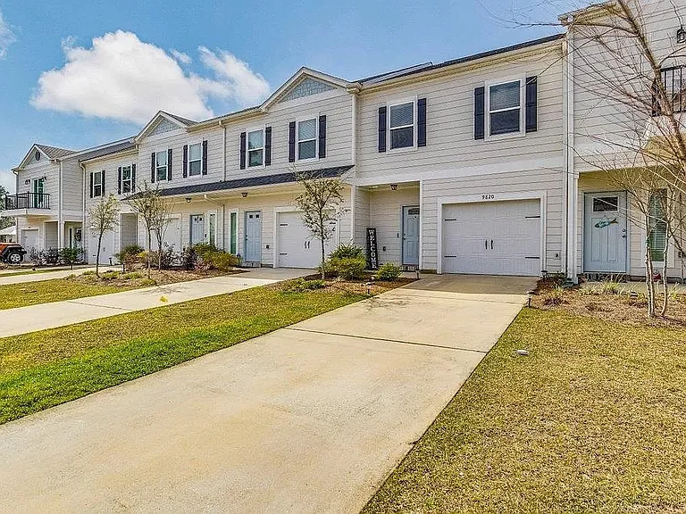 9820 Nature Creek Blvd — Photo 2