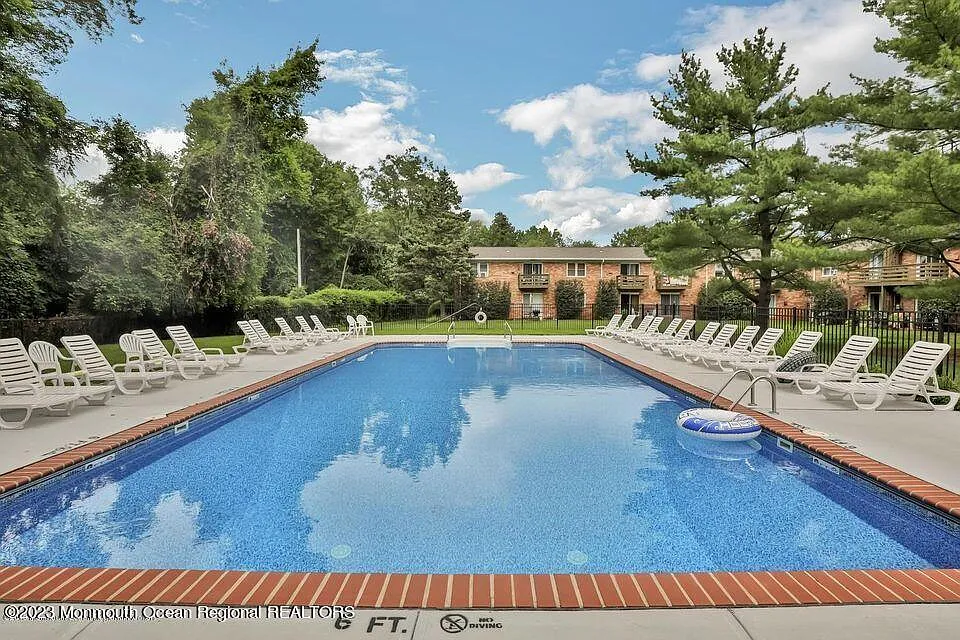 1 bed, 735 sqft, $2,400 — Photo 1