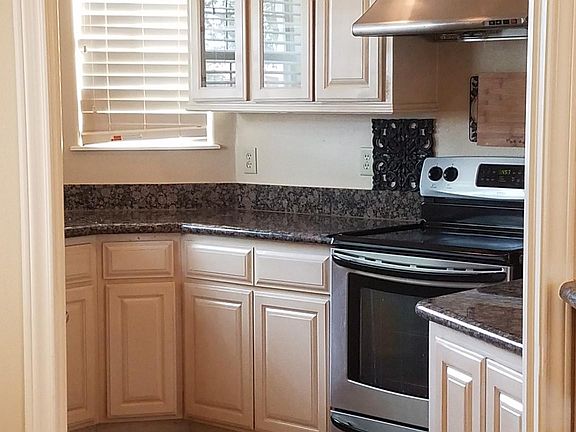 3rd image of 4618 Karime Ave