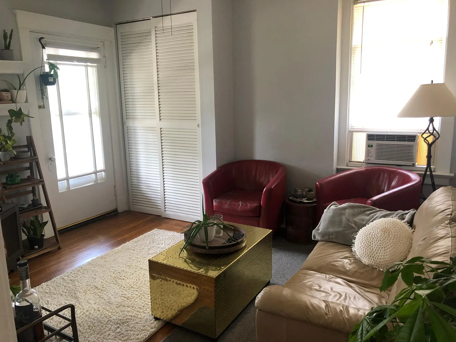 2 bed, 860 sqft, $1,285 — Photo 2