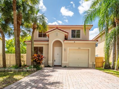 4341 NE Lake Lucerne Circle NE, West Palm Beach, FL, 33409