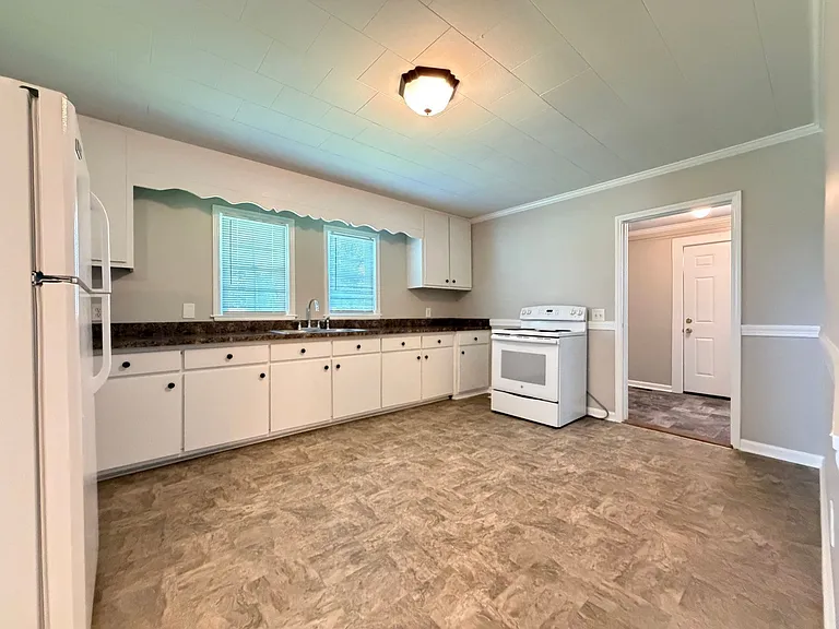 2712 Anthony Rd — Photo 8