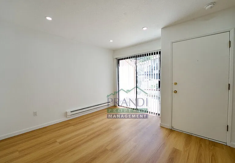 100 Marin Center Dr #64 — Photo 8