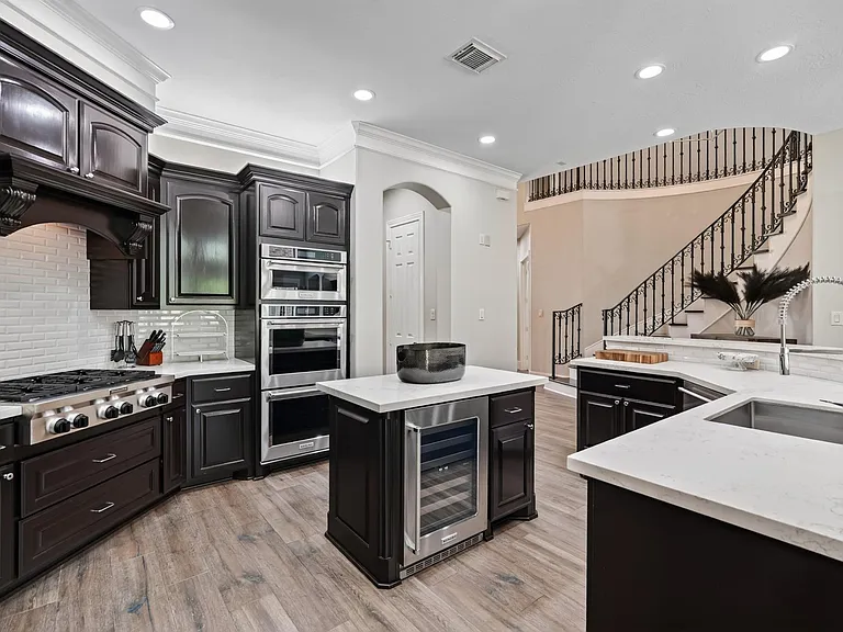 110 S Veilwood Cir — Photo 12