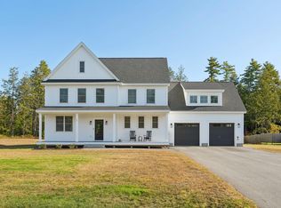 10 Oliver Ln, Gorham, ME 04038