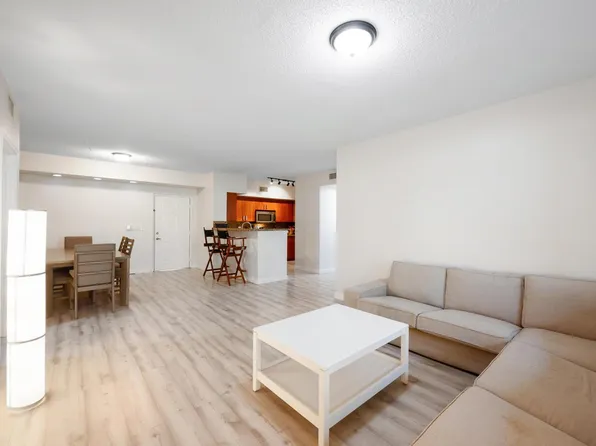 11760 Saint Andrews Pl APT 102, Wellington, FL 33414