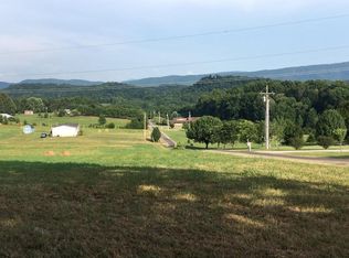 Lora Dr, Maryville, TN 37803