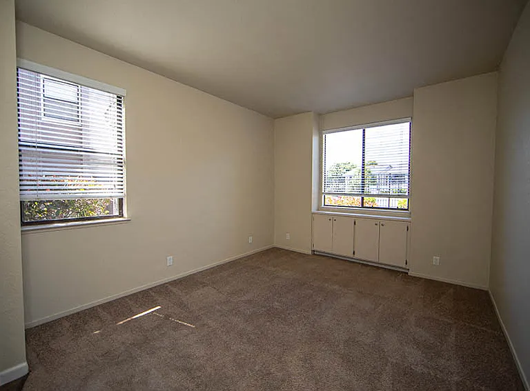 Laurel Grove — Photo 36
