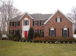 335 Acorn Ln, Southport, CT 06890