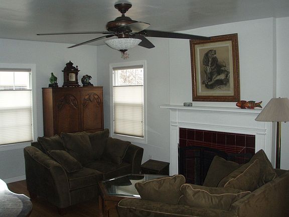 Living Room Pic 1
