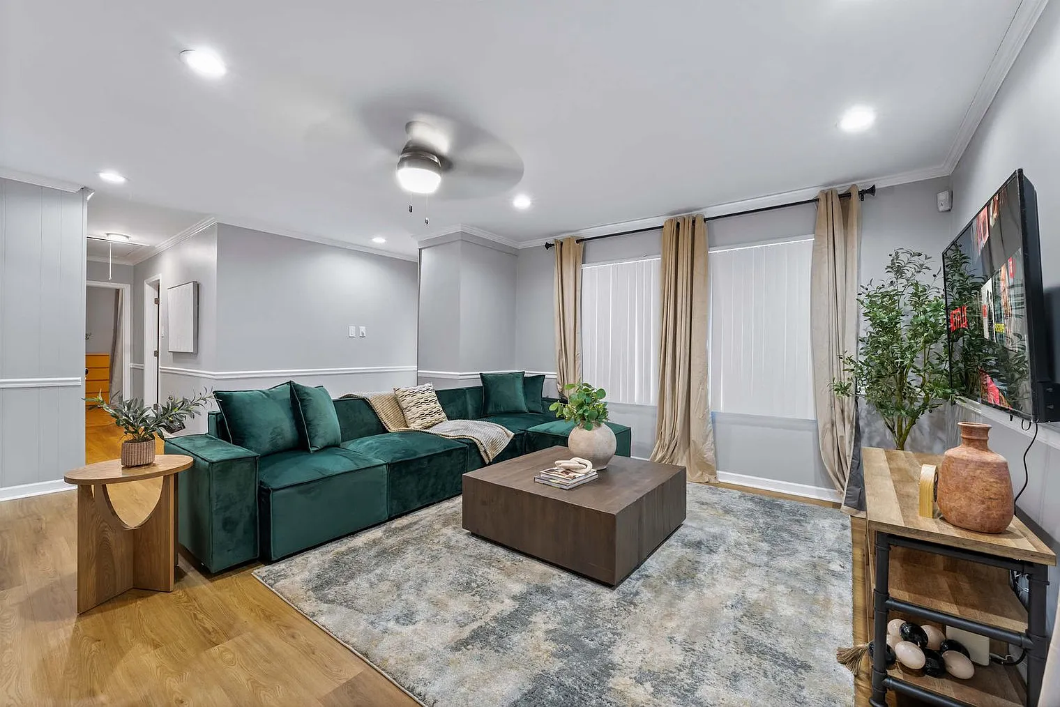 4 bed, 1.0 bath, $13,224 — Photo 1