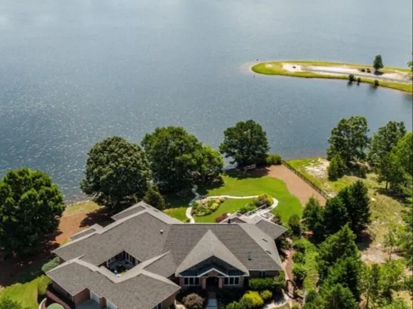 636 Mclendon Hills Drive, West End, NC 27376