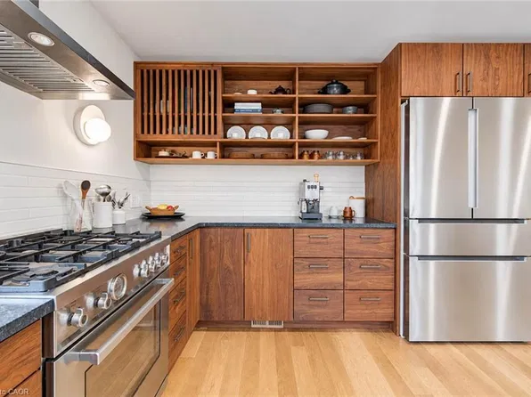 40 Forest Rd, Cambridge, ON N1S 3B2