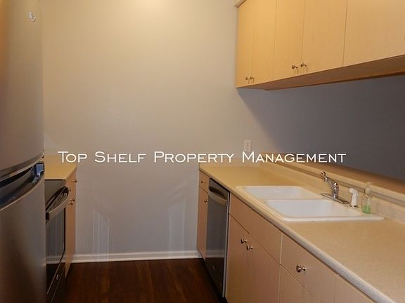 3rd image of 1720 La Grant Pkwy #6