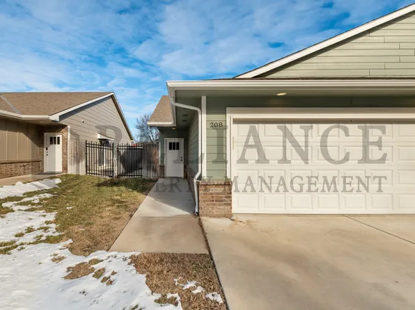 208 W May St, Andover, KS 67002
