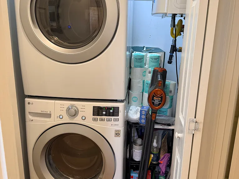 In-unit washer/dryer