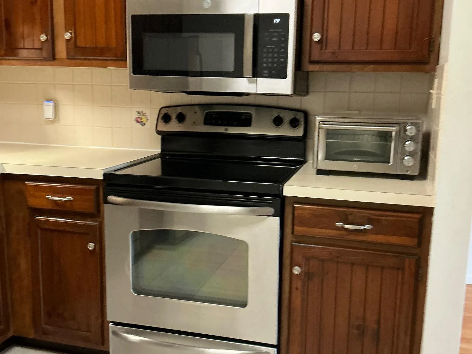 1 bed, 1.0 bath, $2,100 — Photo 2
