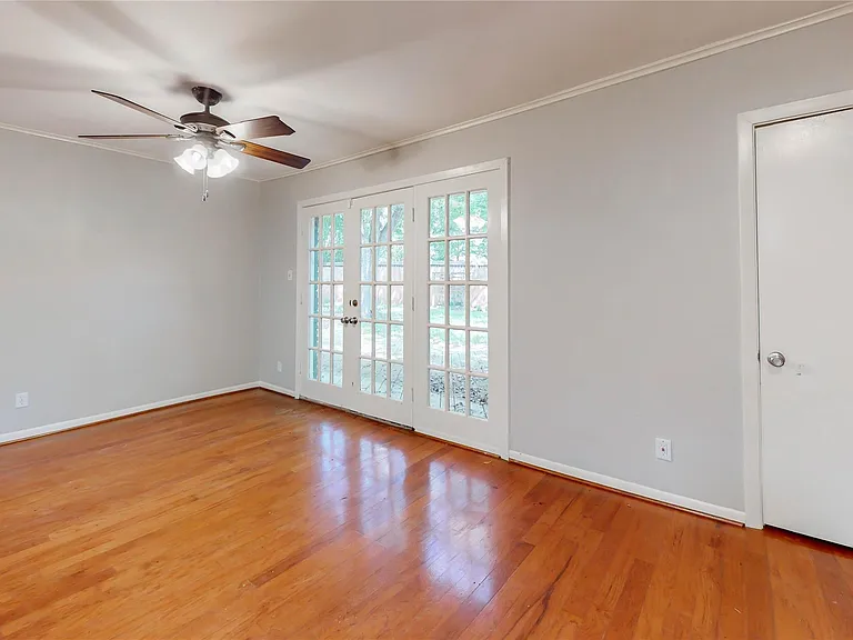 5338 Creekbend Dr — Photo 5