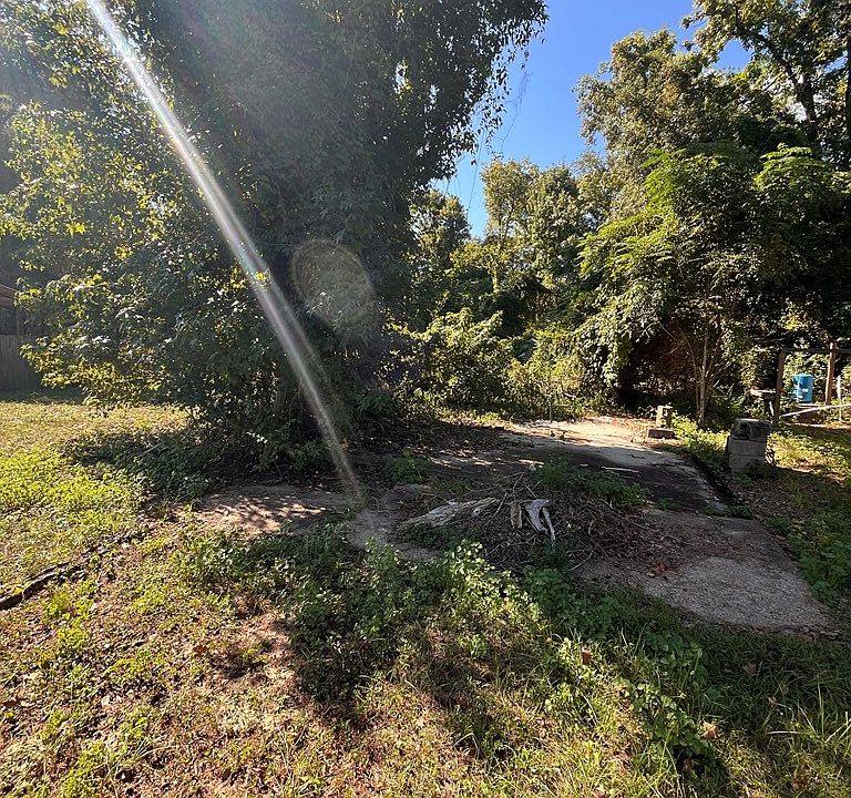 2nd image of 221 Warmouth Dr