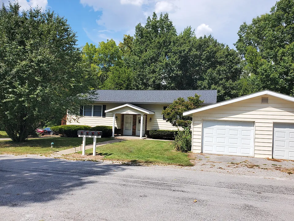 109 Village Dr #2