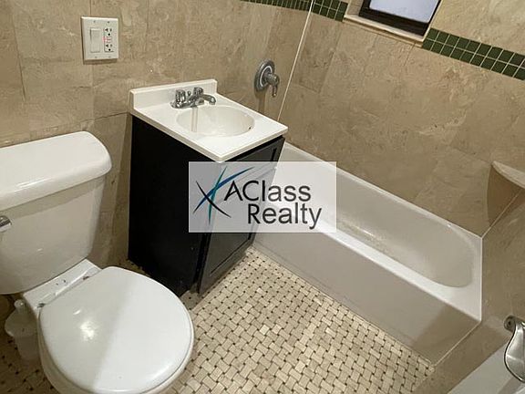 4th image of 22-55 33rd St #2R