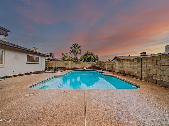 3rd image of 5432 W Dahlia Drive