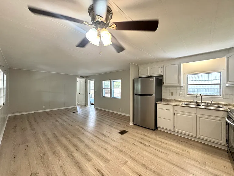 4152 Richmond Ave — Photo 8