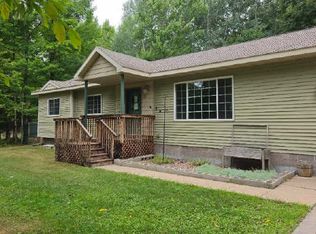 560 Maplewood Dr, Gwinn, MI 49841