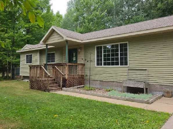560 Maplewood Dr, Gwinn, MI 49841