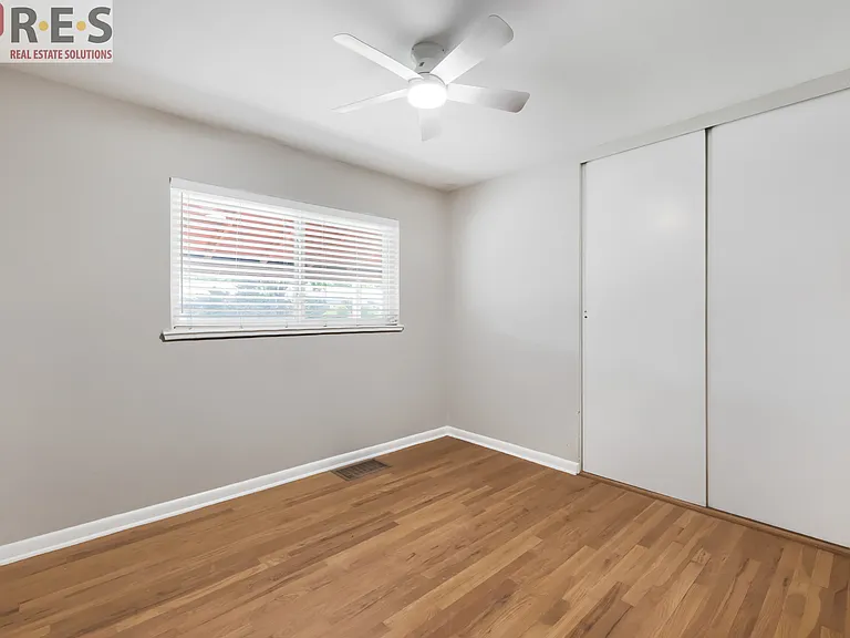 3201 S Holly St — Photo 8