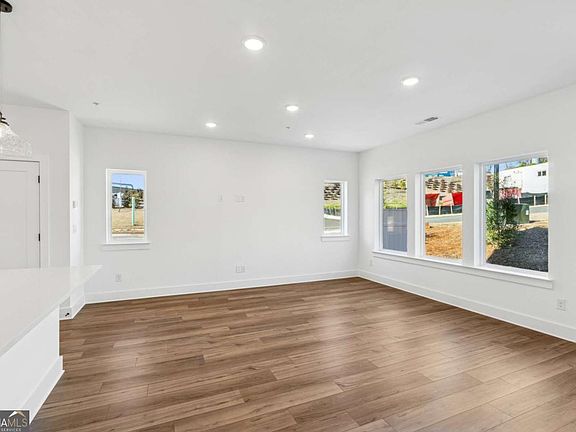 7th image of this home