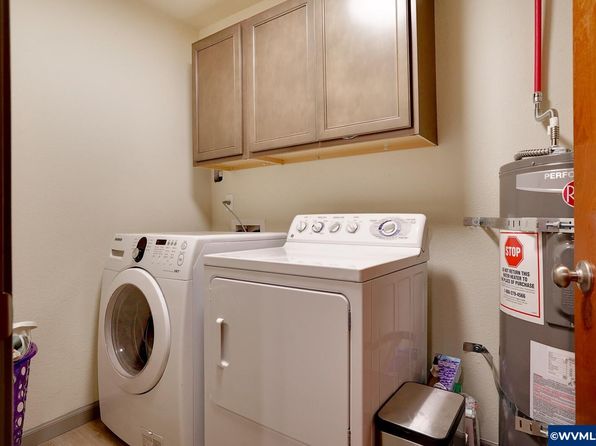 salem-oregon-2052853867 picture