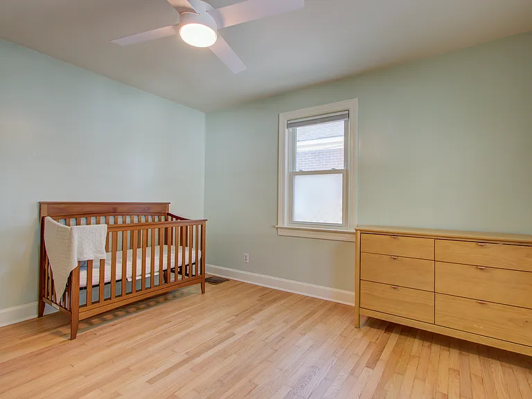 4881 Victoria Ave — Photo 20