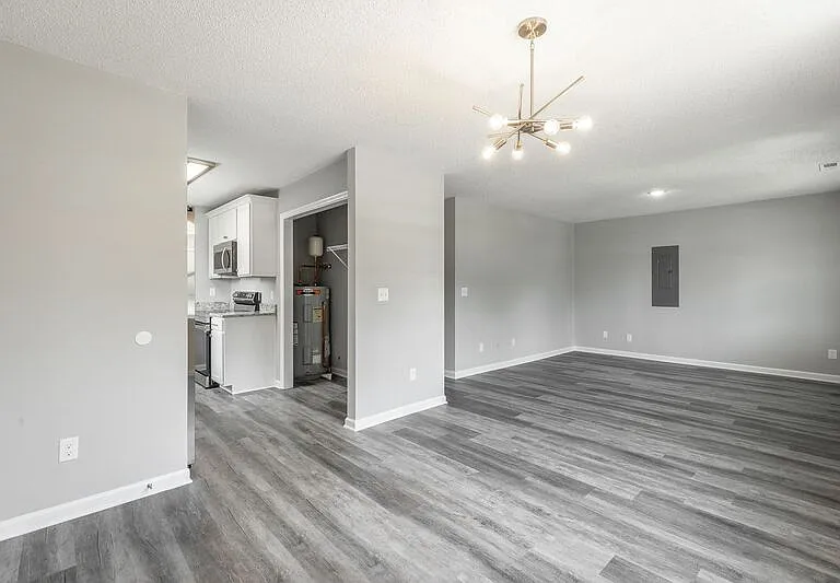 1801 S Lyerly St #MAIN HOUSE — Photo 4