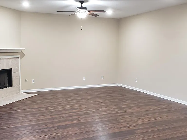 3839 Landon Park Dr — Photo 4