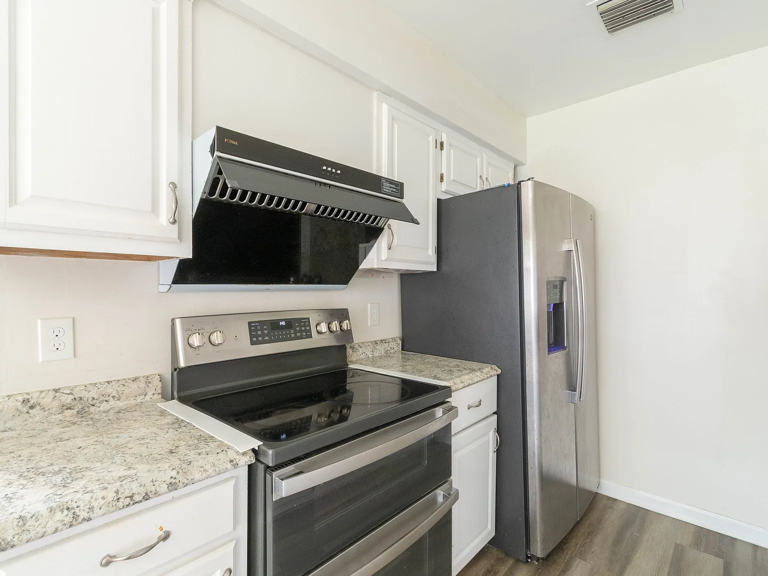 4 bed, 1787 sqft, $2,500 — Photo 4