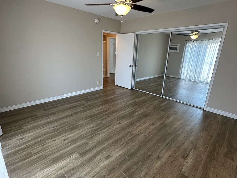 1355 N Poinsettia Pl #8 — Photo 12