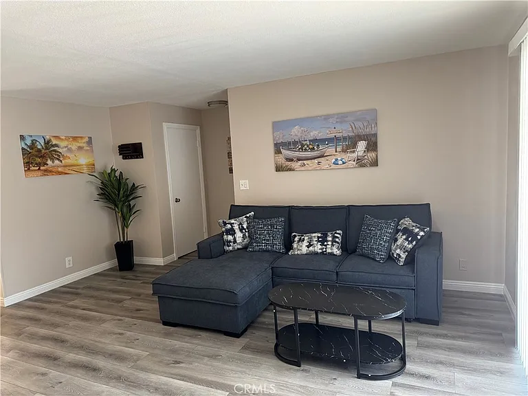 11138 Aqua Vista St — Photo 5