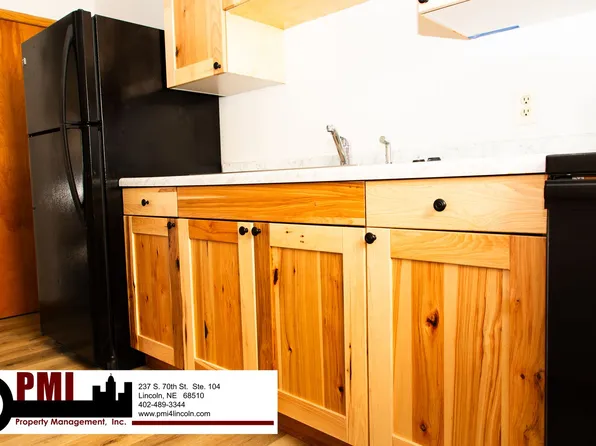 1400 F/836 St S #14, Lincoln, NE 68508