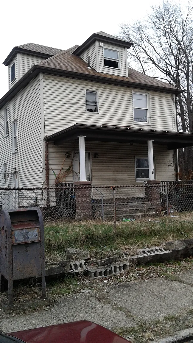 59 Allen Ave photo 1