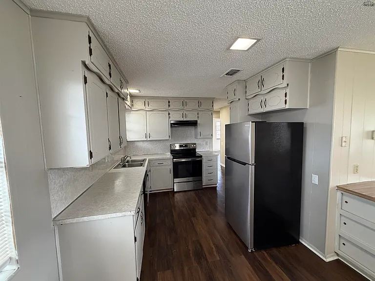 4130 Moffett Ave — Photo 5