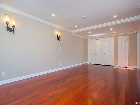 3rd image of 3900 Chatham Ct
