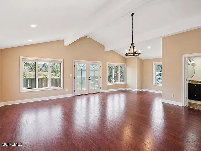 437 Adamston Rd — Photo 18