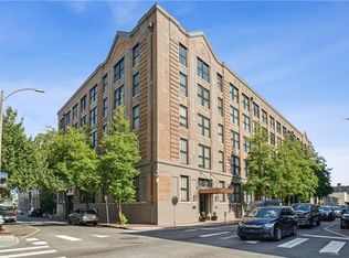 700 S Peters St APT 402, New Orleans, LA 70130