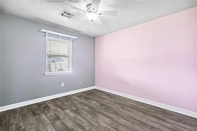304 Balboa Dr — Photo 11