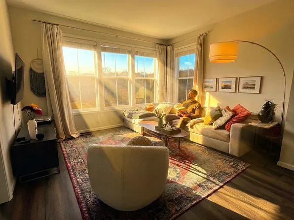 2415 Renewal Rd, Charlottesville, VA 22902