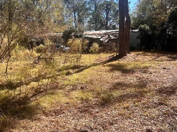 121 Ford Ln, Nicholls, GA 31554