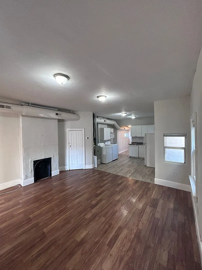 Building Photo - 2914 R St
