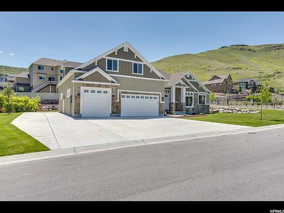 2nd image of 1034 W River Pass Ln S