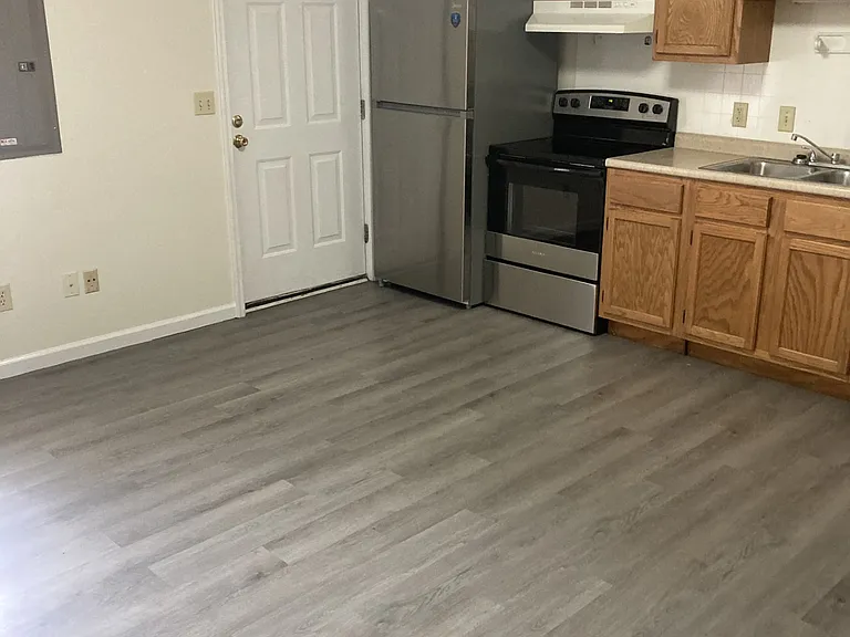 332 Lancaster Ave #4B — Photo 1